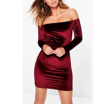 'Aasia' burgundy velvet off shoulder jurkje